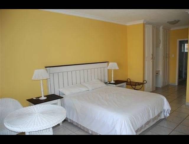 3 BEDROOM FLAT TO LET IN COMPENSATION BEACH